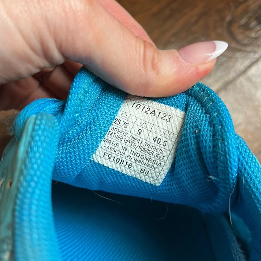 Asics Women's Sneakers in Vibrant Blue - Picture 2 of 5